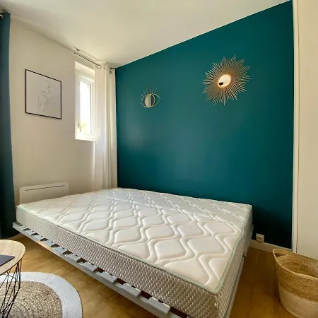 Sauzede - Centre-ville * קרקסון