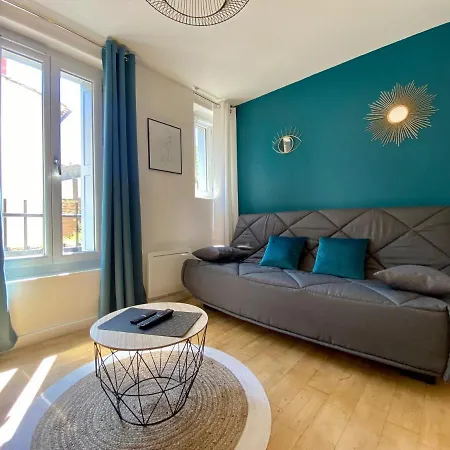 Sauzede - Centre-ville דירה